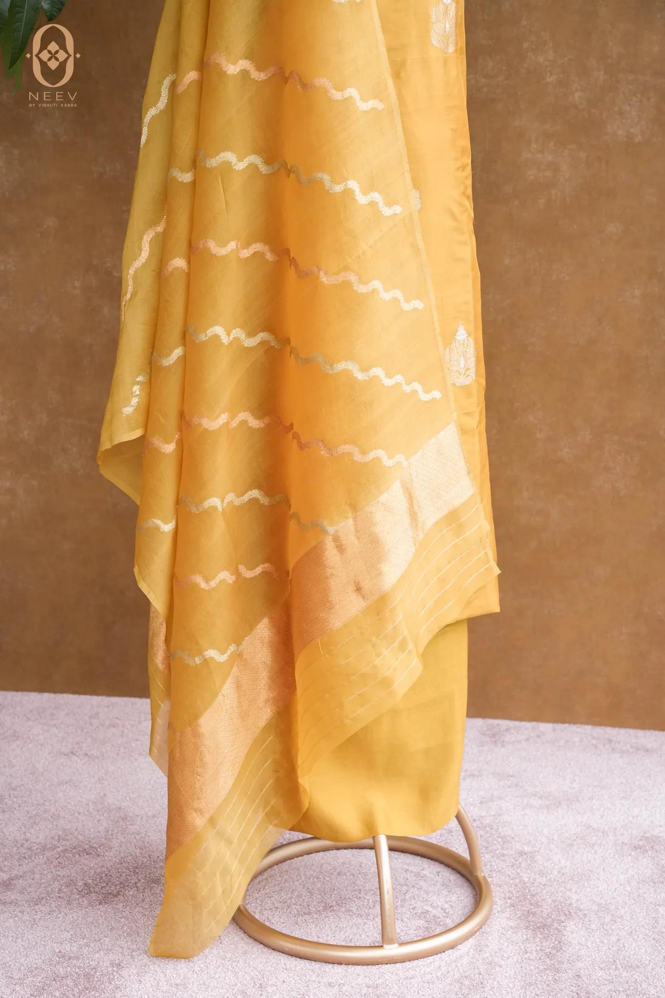 Katan Silk Boota Suit Set