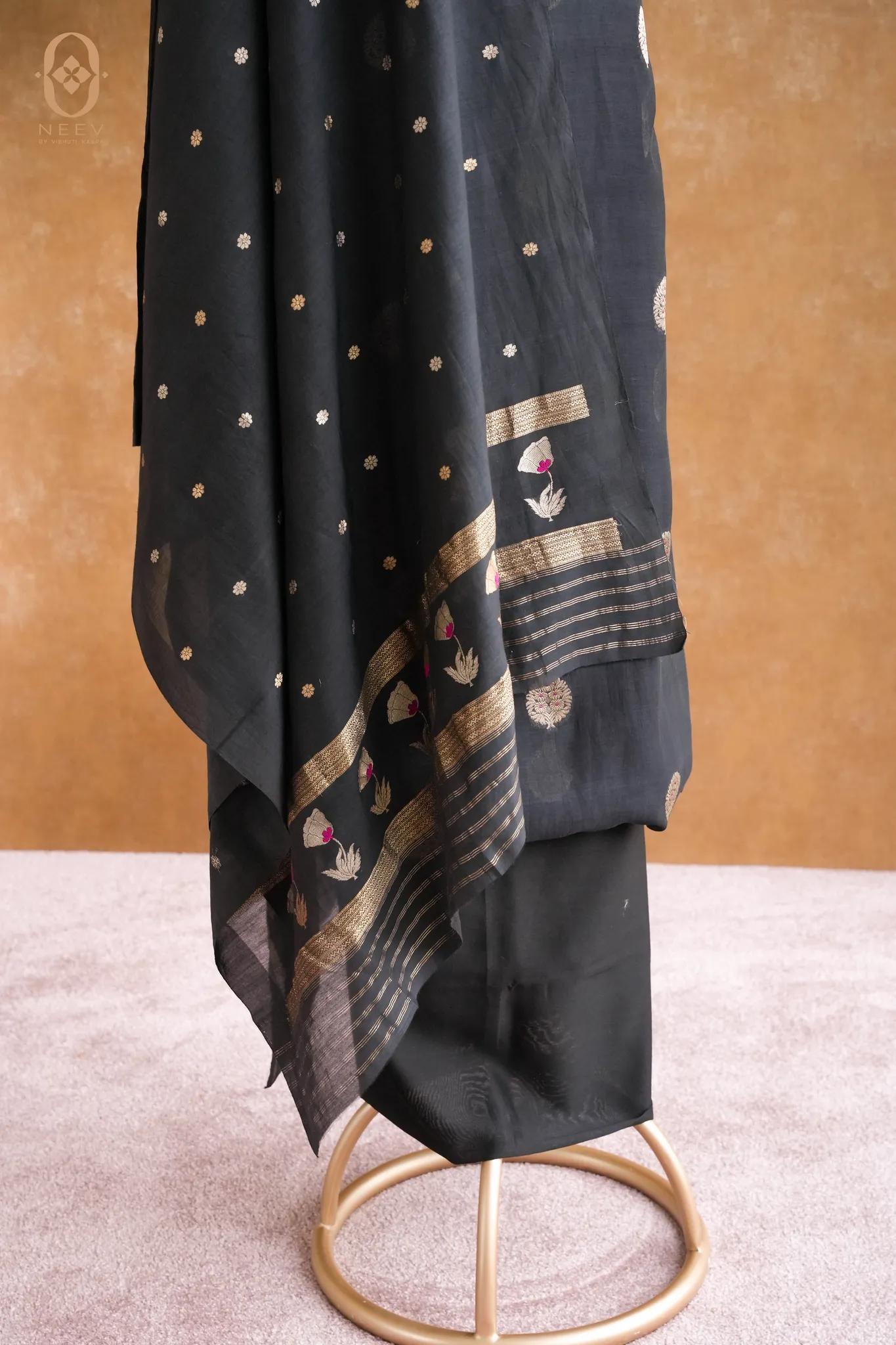 Mul Boota Meenakari Suit Set