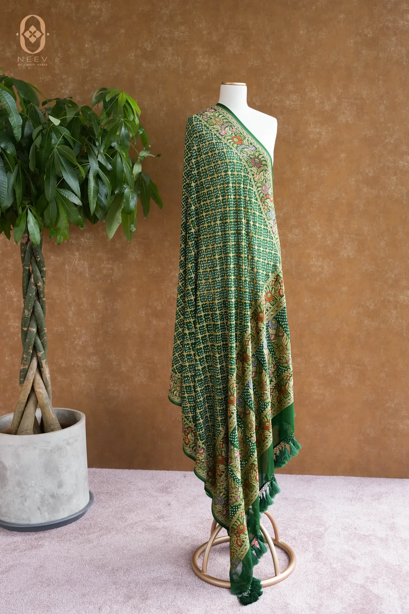 Georgette Bandhani Dupatta With Meenakari