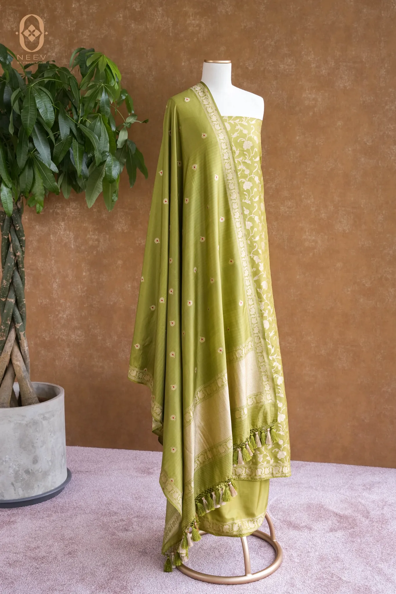 Katan Silk Jaal Suit Set