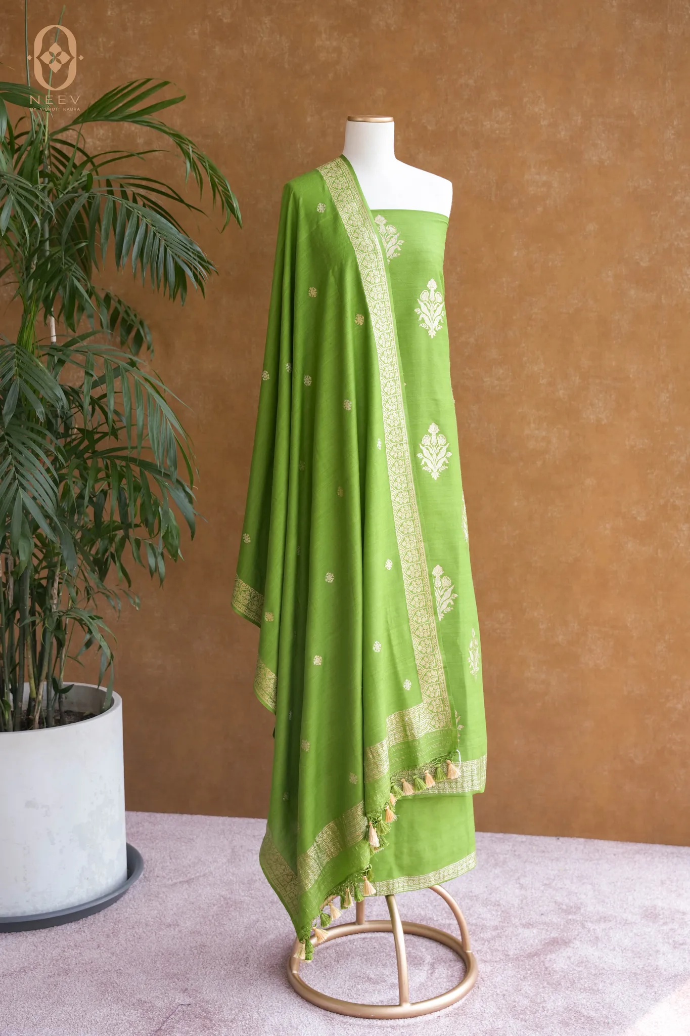 Munga Silk Suit Set