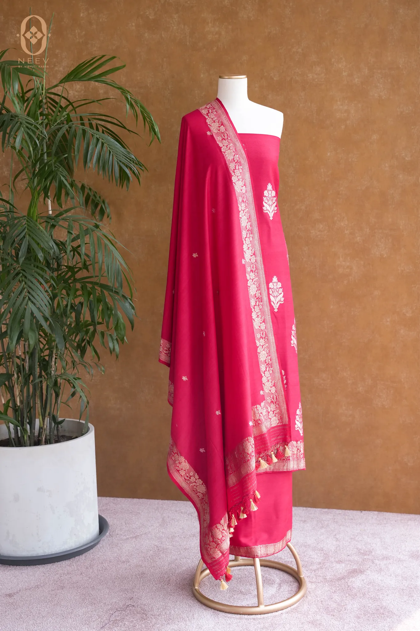 Munga Silk Suit Set
