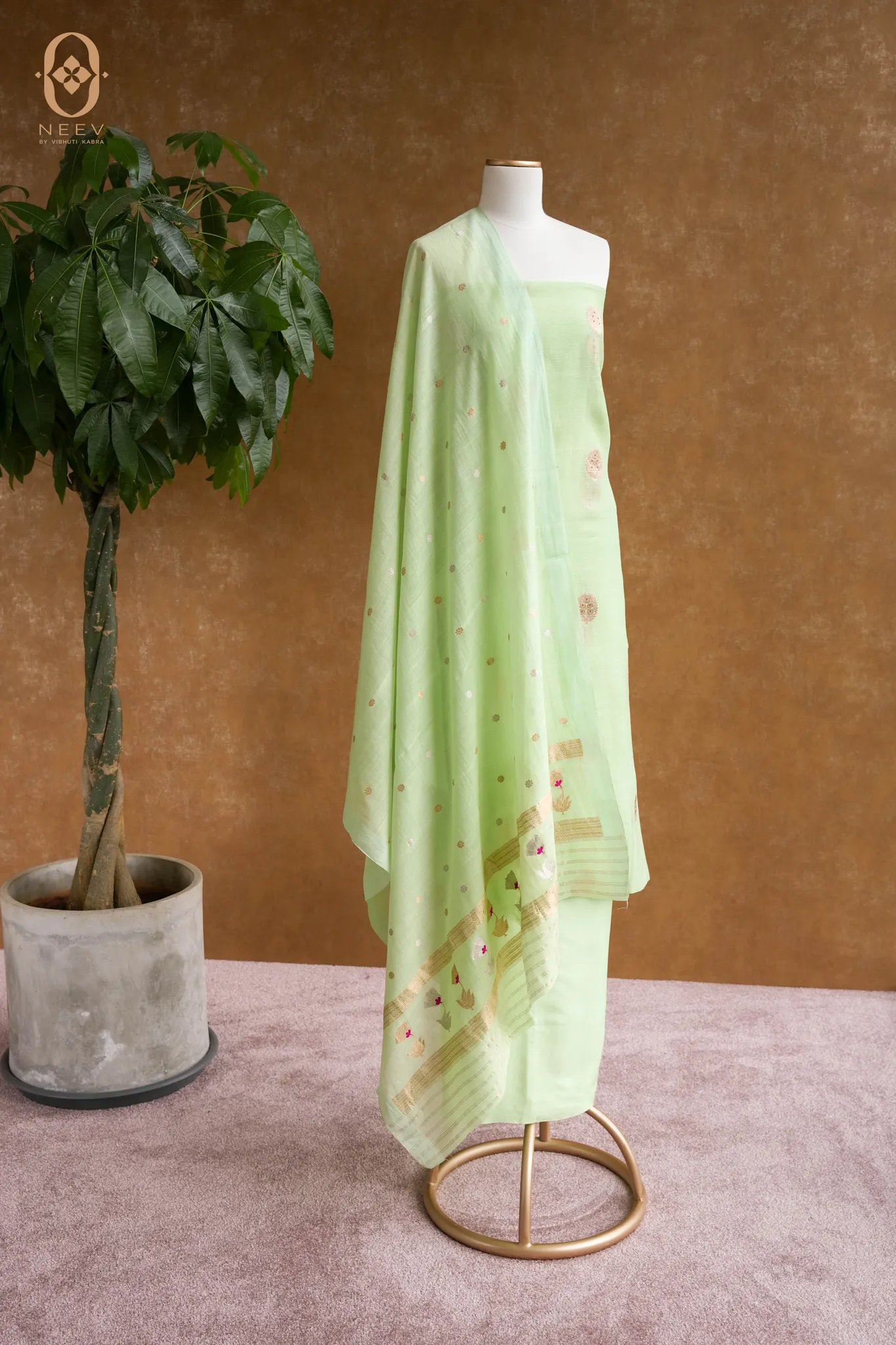 Mul Boota Meenakari Suit Set