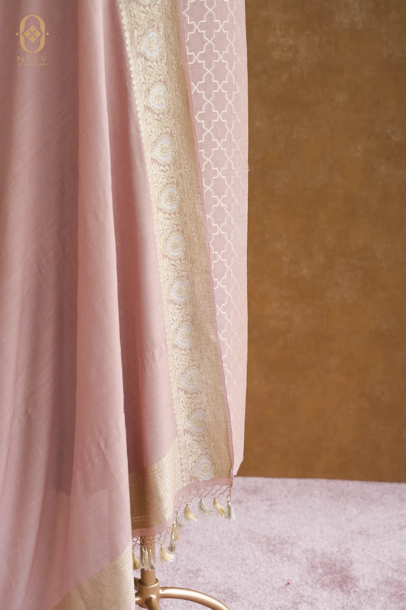 Munga Silk Jaal Suit Set